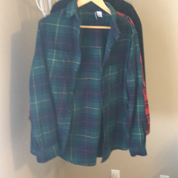4 pack H&M button down shirts - Picture 2 of 5